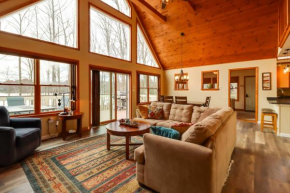 Lakefront Poconos Family Home with Community Pool! Pocono Pines
